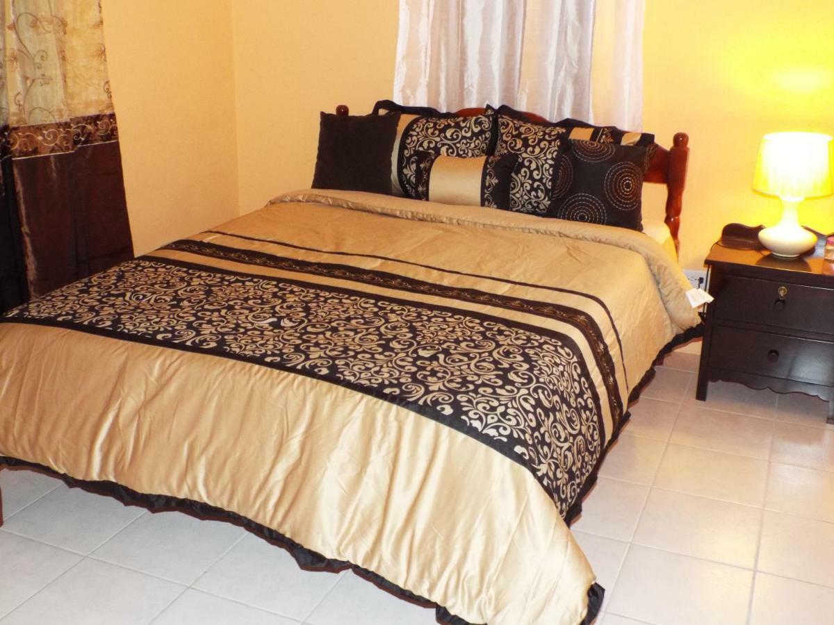 Lake View Condo Belize City Extérieur photo